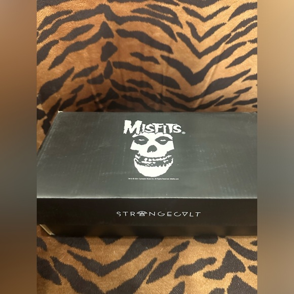 Strange Cvlt size 8 misfits horror flats - Picture 4 of 10